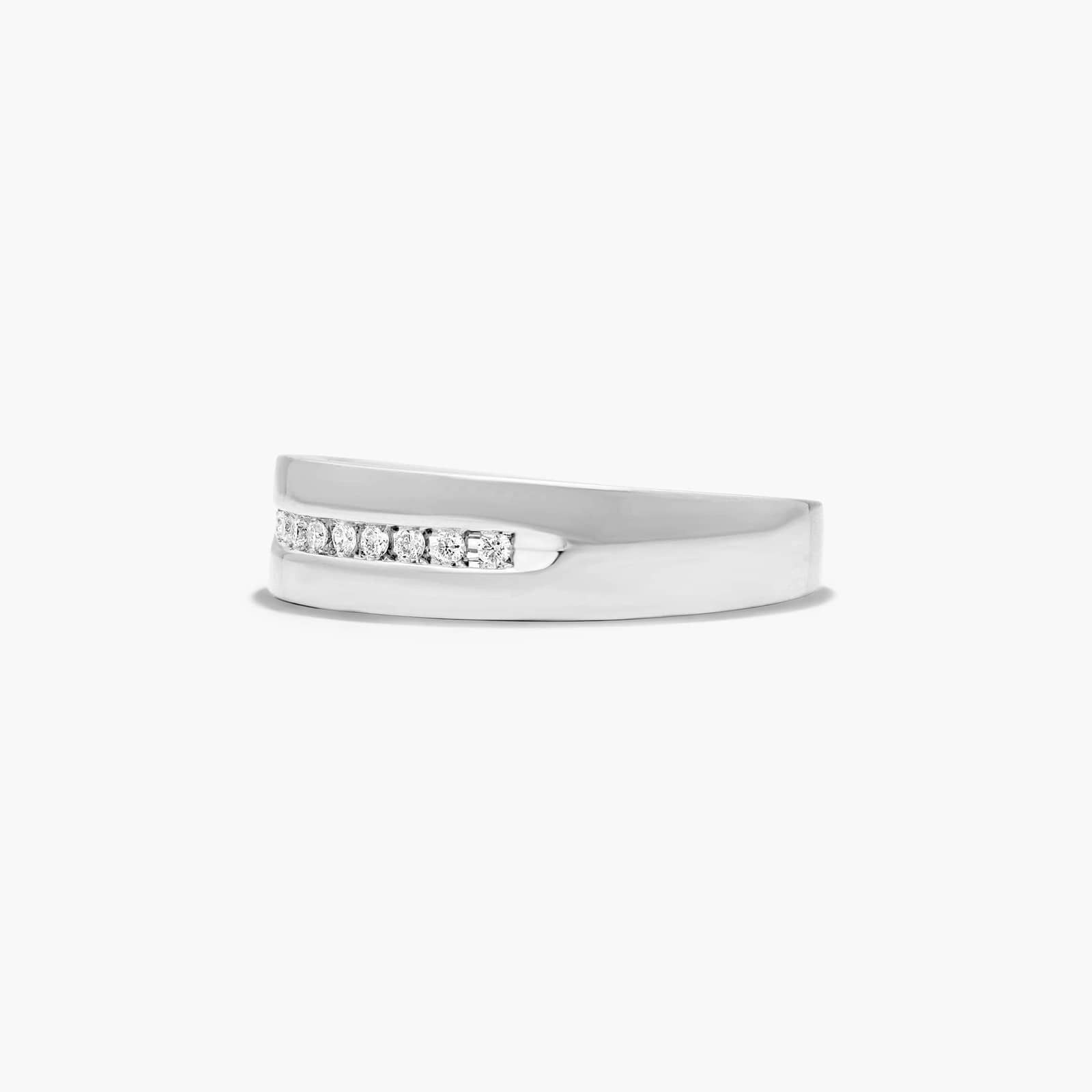 Sterling Silver (6.00mm) Round Cut Moissanite Men's Wedding Ring Channel Set (1/10 ct. tw.) Secondary image